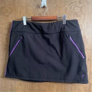 Alaskan brand Fishe Wear Black Skirt with Purple for outdoor athletic wear Sz L